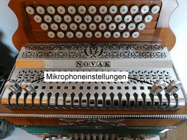 Steirische Harmonika mit eingebauten Mikrofonsystem